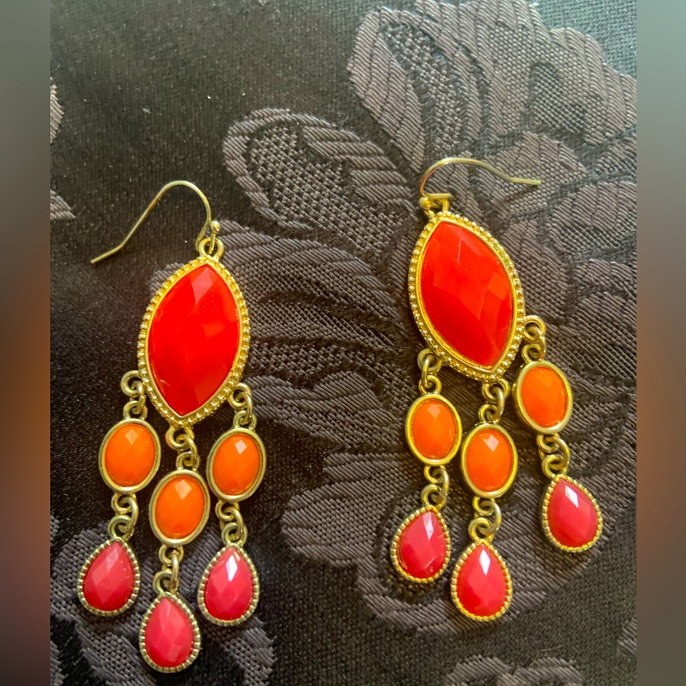 Never worn Amrita Singh stunning drop earrings